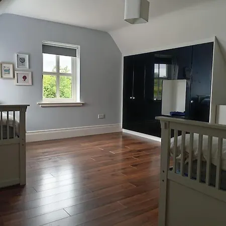 Conveniently Located House To Enjoy Of Kerry Semesterbostad