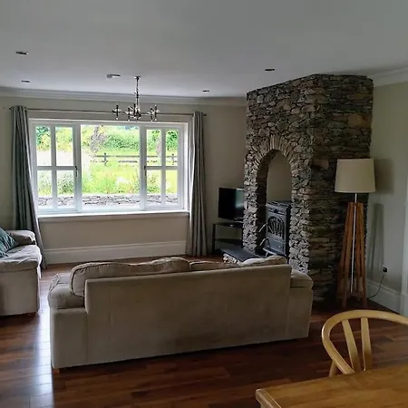 Conveniently Located House To Enjoy Of Kerry Holiday home *